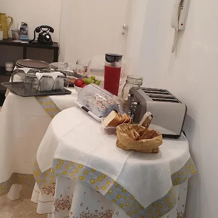 לינה וארוחת בוקר Don Nino